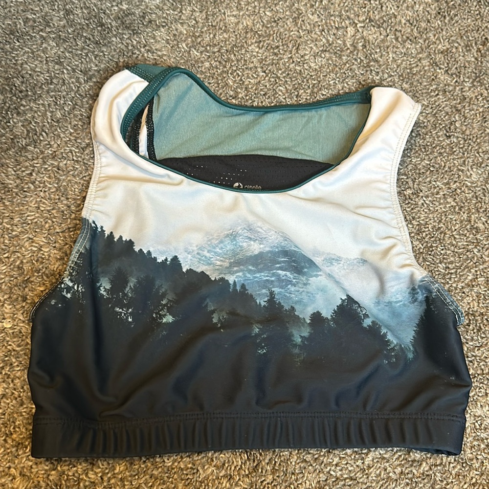 Oiselle Mountain
